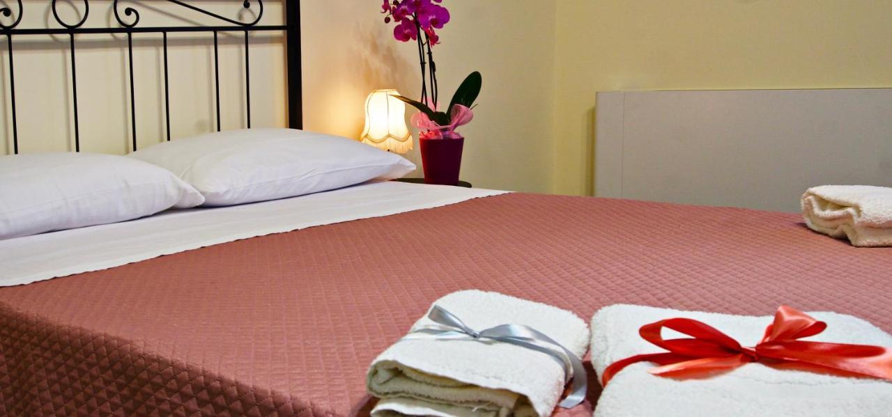 Domus Aurea Bed and Breakfast Montalbano Elicona Eksteriør billede