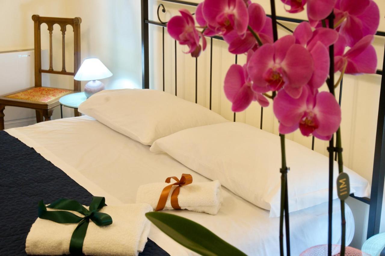 Domus Aurea Bed and Breakfast Montalbano Elicona Eksteriør billede