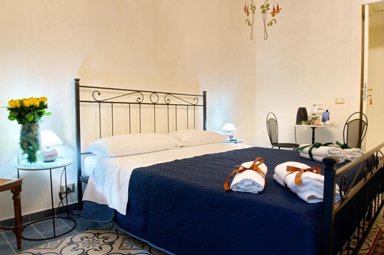 Domus Aurea Bed and Breakfast Montalbano Elicona Eksteriør billede
