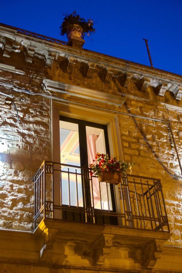 Domus Aurea Bed and Breakfast Montalbano Elicona Eksteriør billede