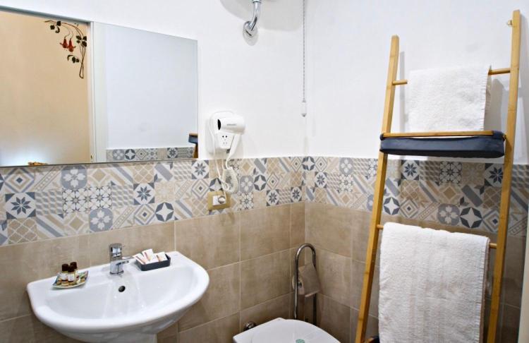 Domus Aurea Bed and Breakfast Montalbano Elicona Eksteriør billede